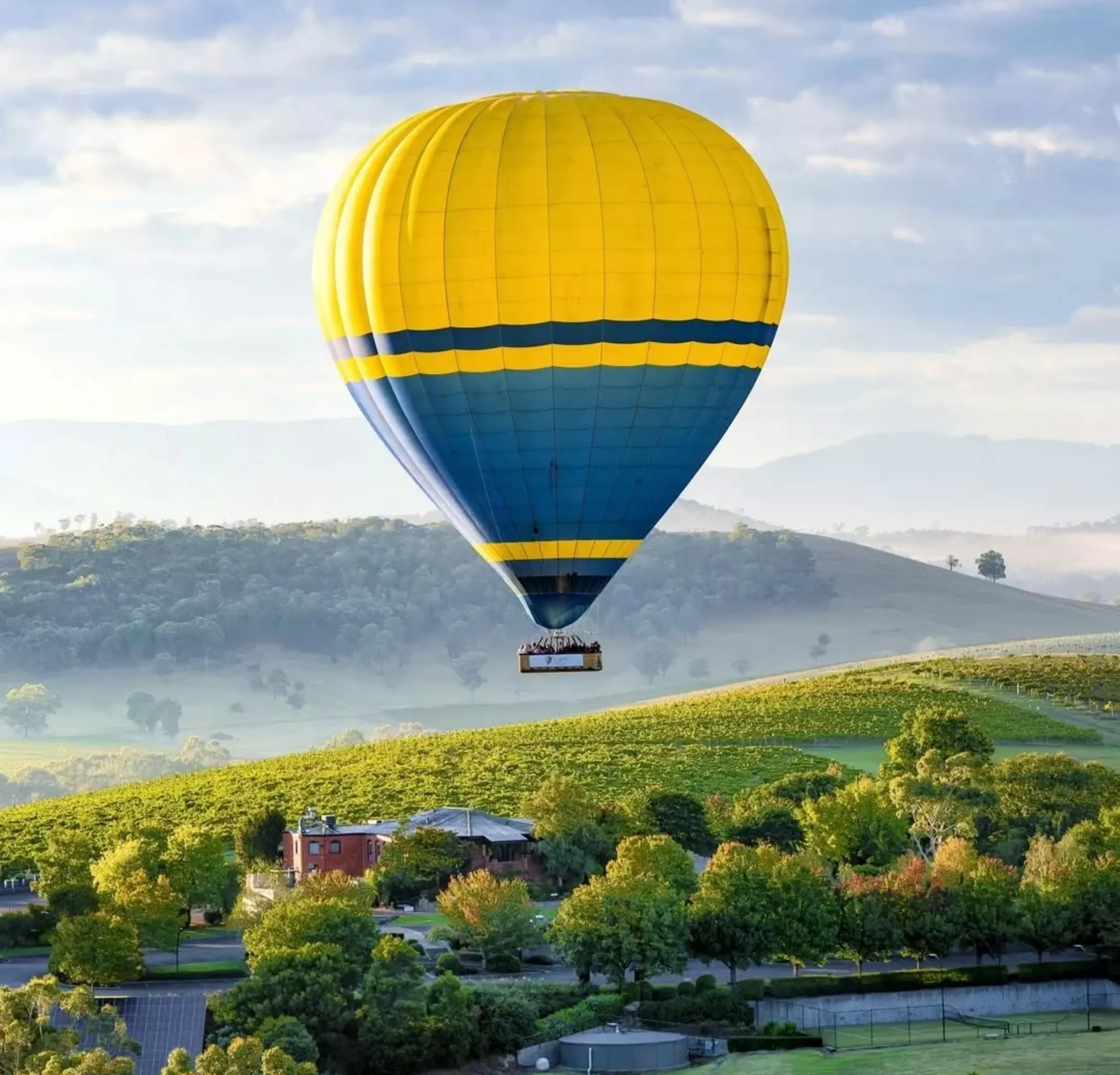Yarra Valley balloon breakfast and wine